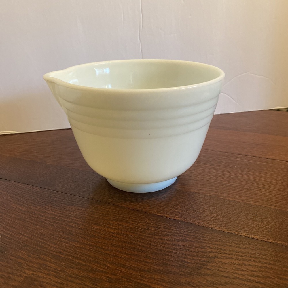 Vintage Pyrex White Milk Glass Hamilton Beach #11‎ Ribbed Mixing Bowl With Spout